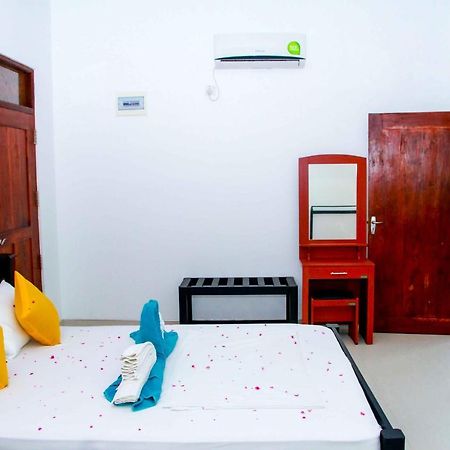 Thathsara Holiday Inn Sigirîya Extérieur photo